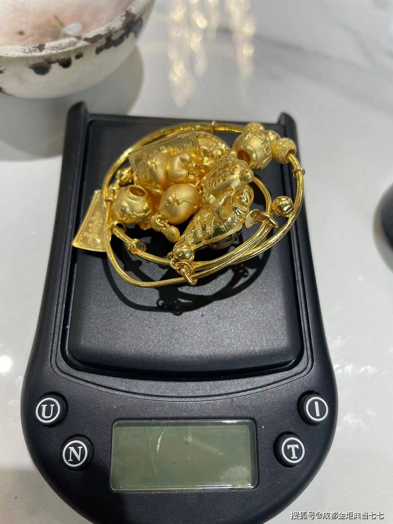射洪最新24小时上门回收金价方法分析(最方便真实的射洪24小时上门回收黄金方法)